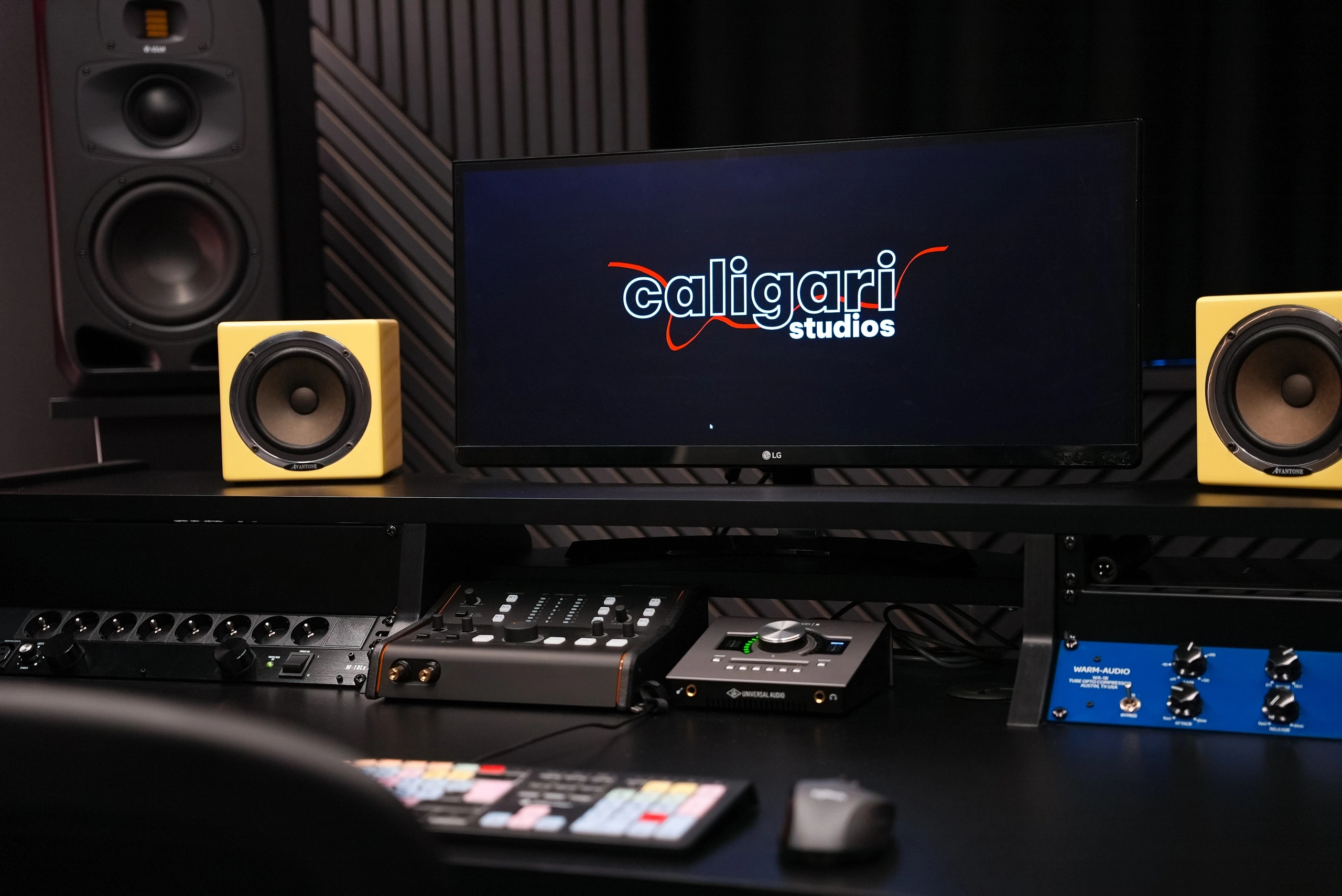 Studio B studio interior 3
